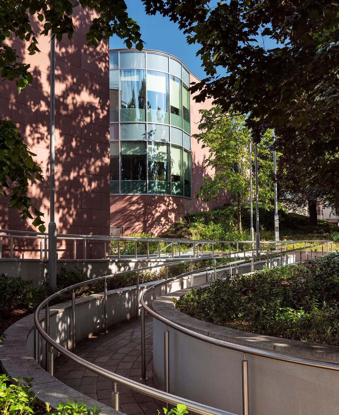 QUB School of 
Biological Sciences